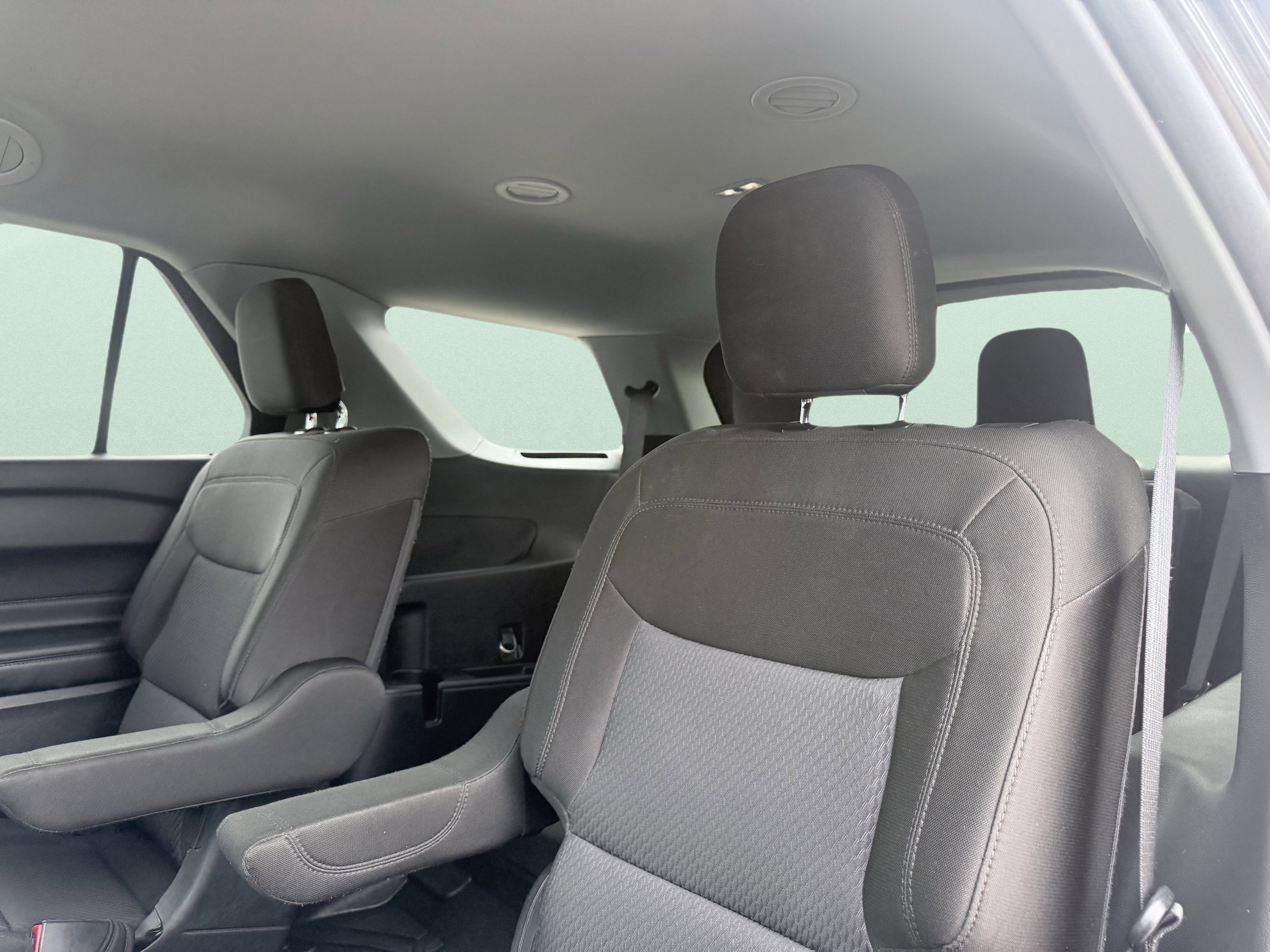 Used 2022 Ford Explorer XLT image 38