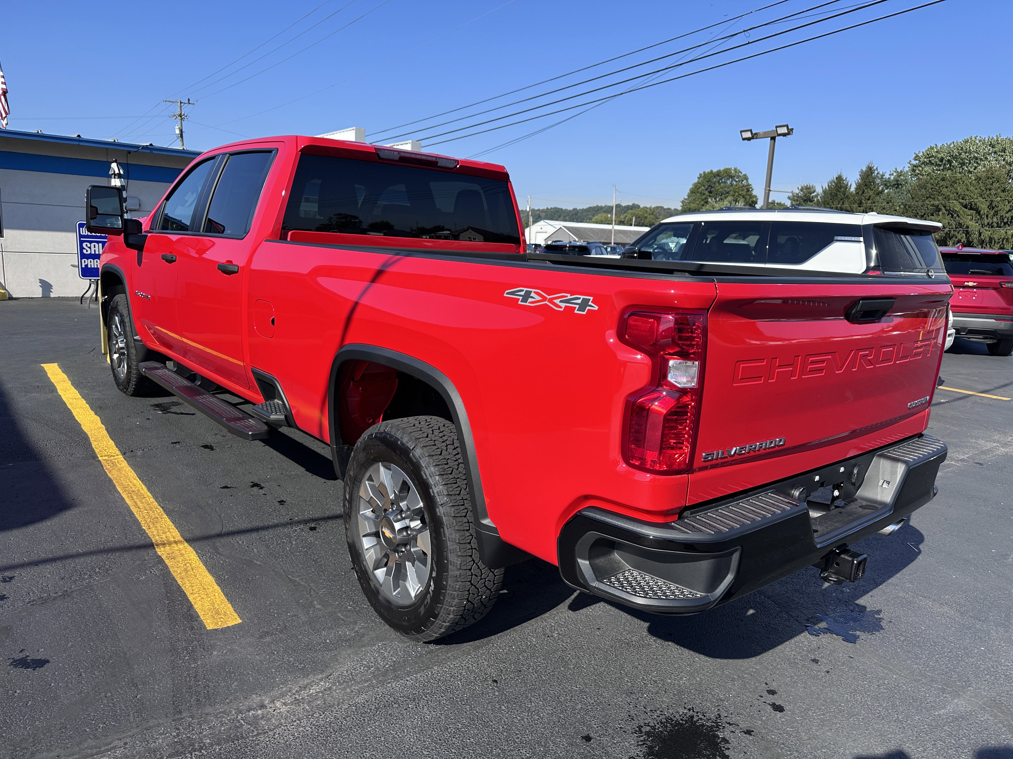 Used 2025 Chevrolet Silverado 2500 Custom image 4