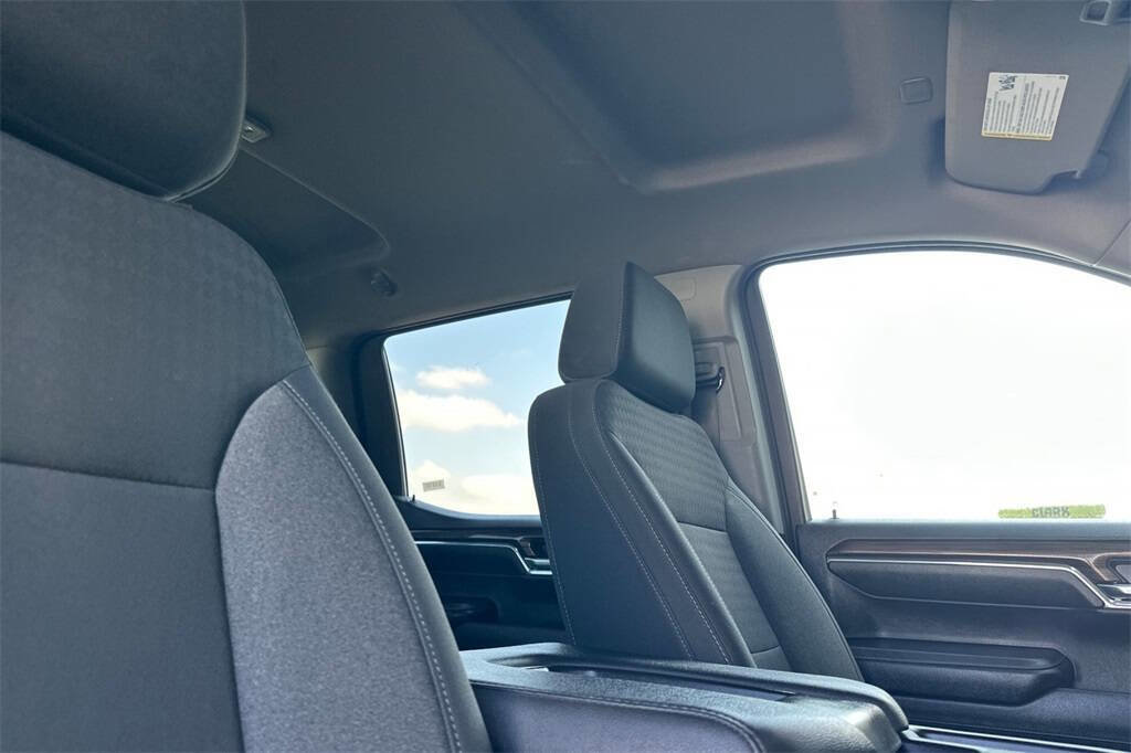 Used 2024 Chevrolet Silverado 1500 LT w/ Protection Package image 16