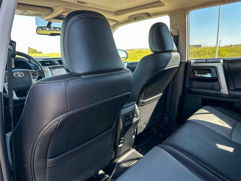 Used 2018 Toyota 4Runner SR5 Premium image 17