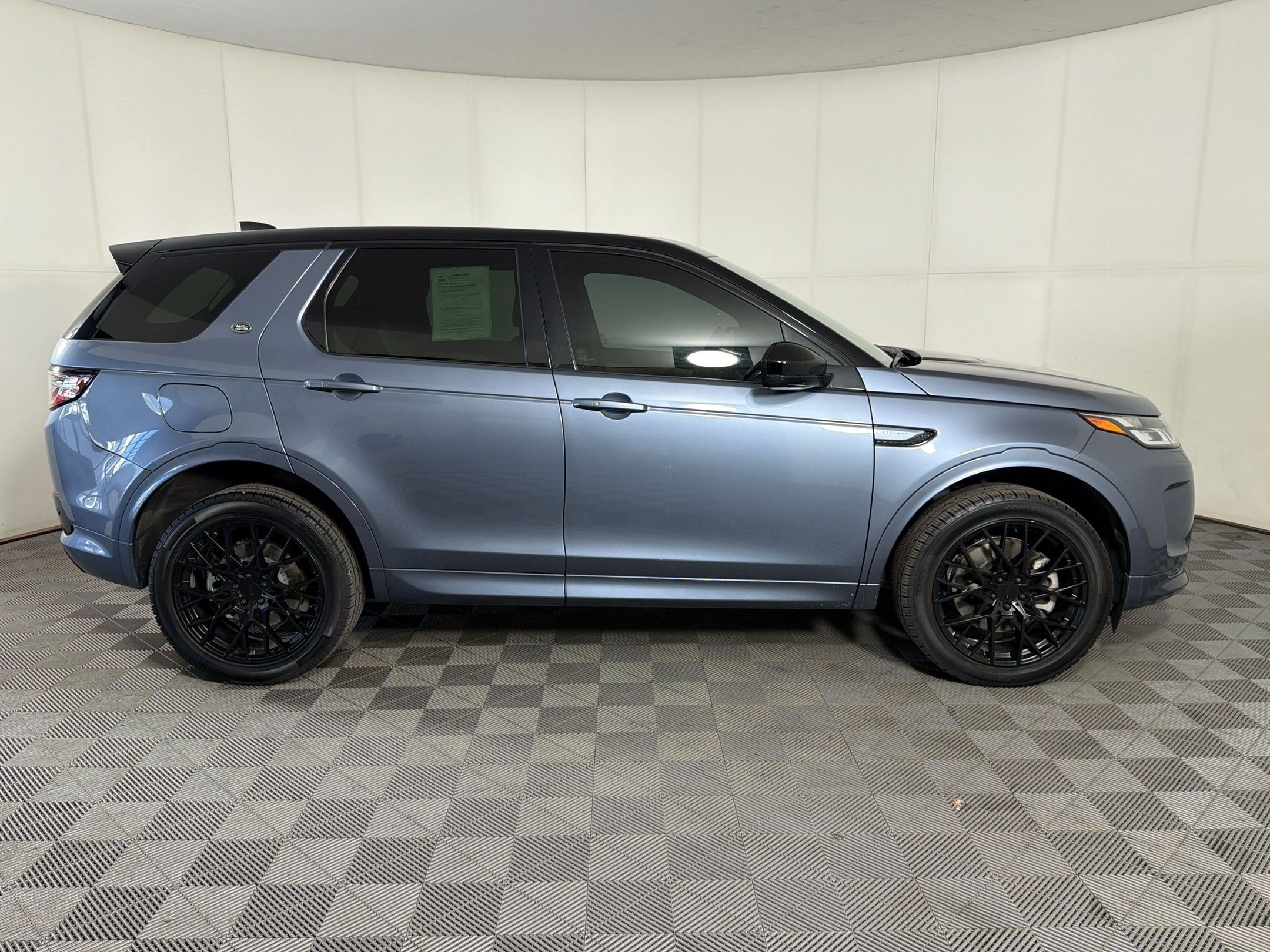 Used 2022 Land Rover Discovery Sport S R-Dynamic AWD/4WD image 8
