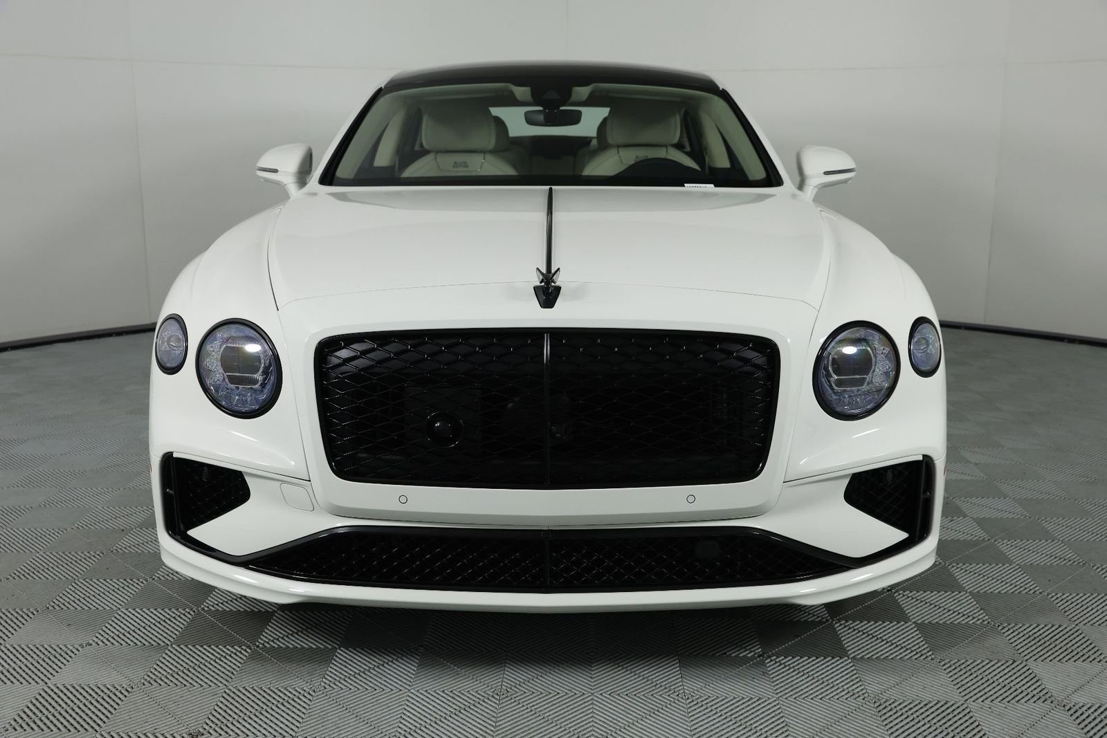 New 2025 Bentley Flying Spur Plug-In Hybrid image 7