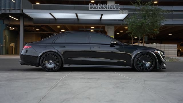 Used 2024 Mercedes-Benz S 580e 4MATIC Sedan image 3