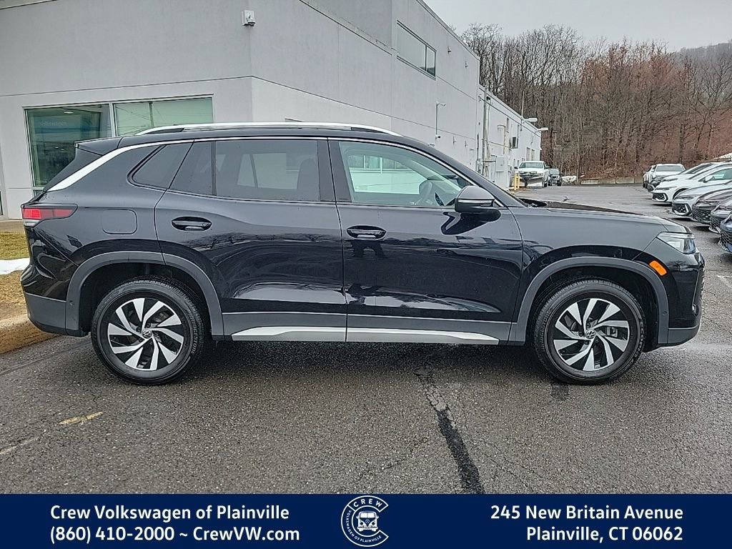 Certified 2025 Volkswagen Tiguan S image 33