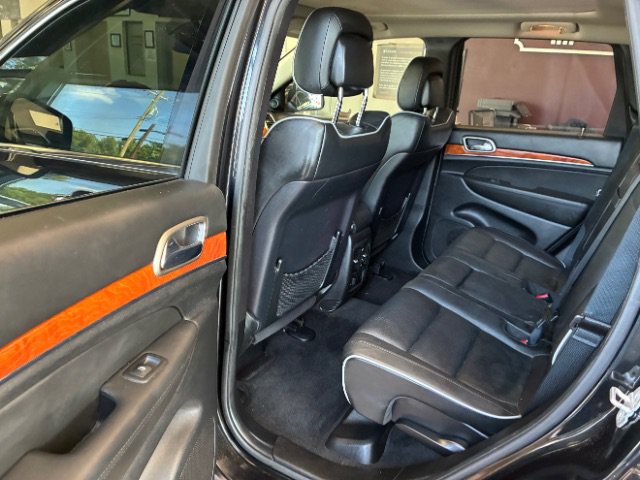 Used 2013 Jeep Grand Cherokee Overland w/ Advance Technology Group RWD image 25