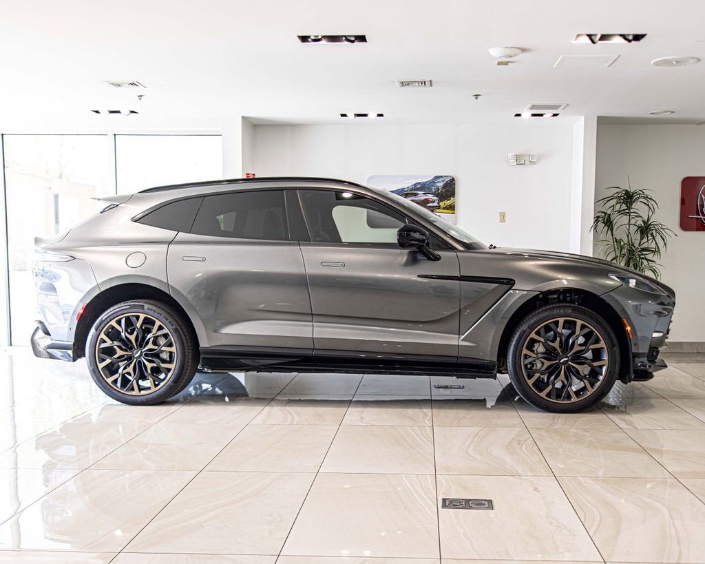 Used 2023 Aston Martin DBX 707 AWD/4WD image 9