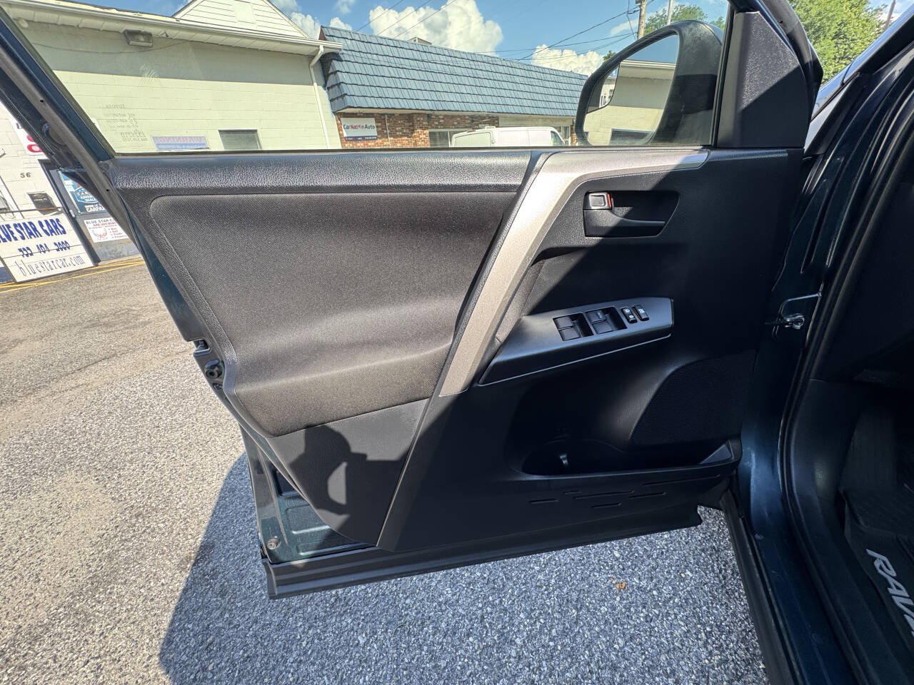 Used 2018 Toyota RAV4 LE w/ All Weather Liner Package AWD/4WD image 21