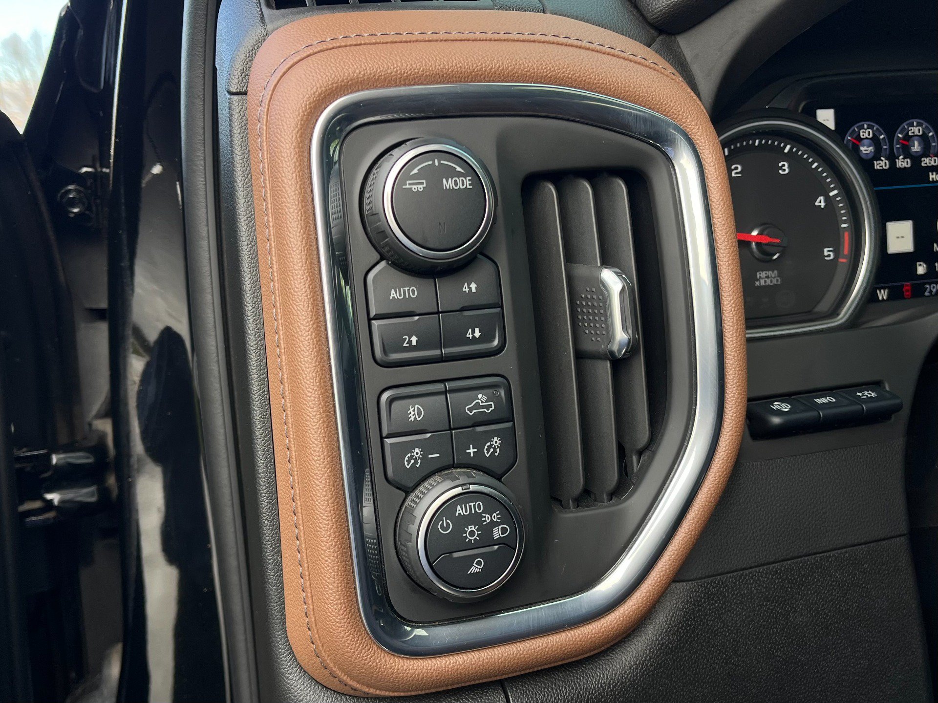 Used 2023 Chevrolet Silverado 2500 High Country w/ Z71 Off-Road Package AWD/4WD image 83