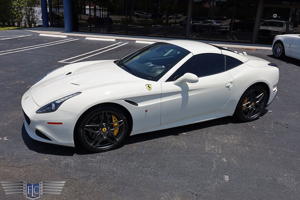 Used 2015 Ferrari California T RWD image 13