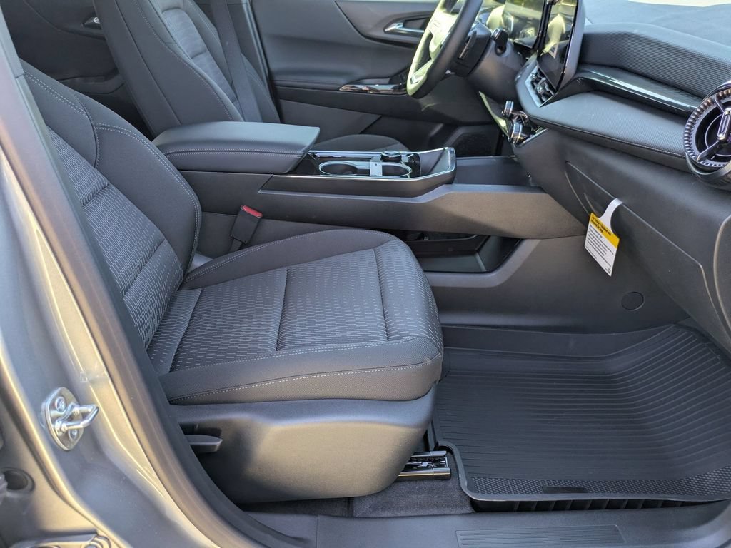 New 2026 Chevrolet Equinox LT FWD image 34