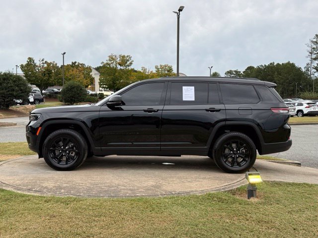 Used 2025 Jeep Grand Cherokee L Altitude RWD image 4