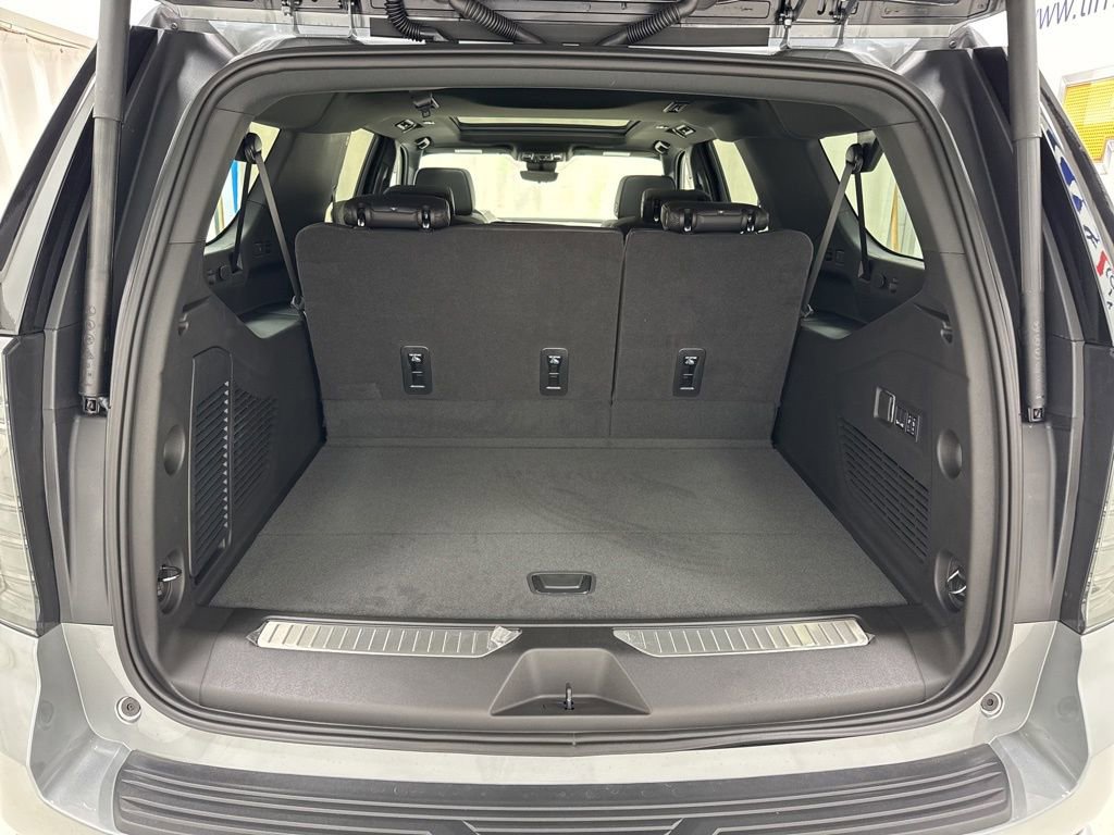 New 2025 Chevrolet Suburban High Country image 16