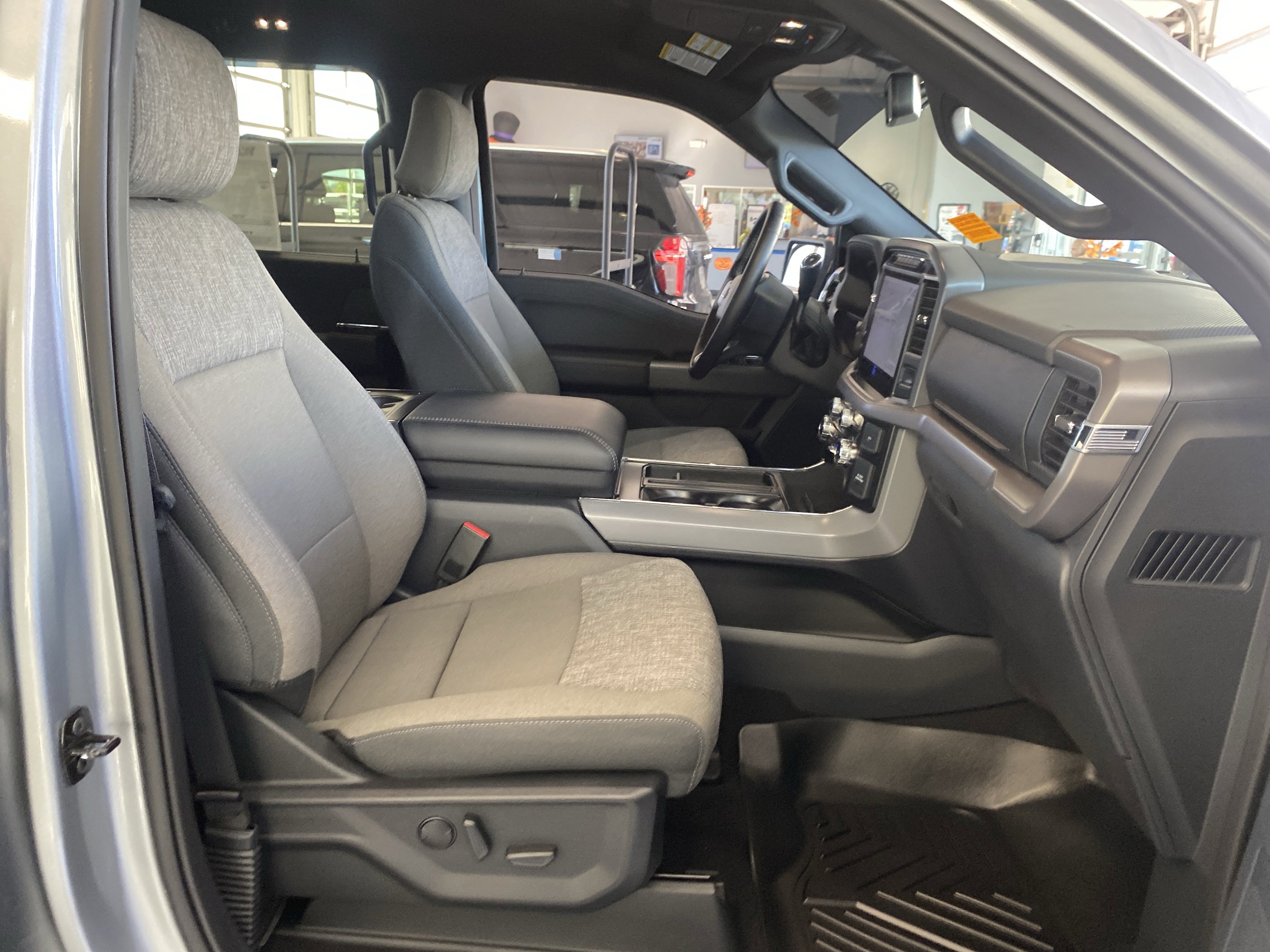 Used 2024 Ford F150 XLT w/ Equipment Group 302A MID image 28