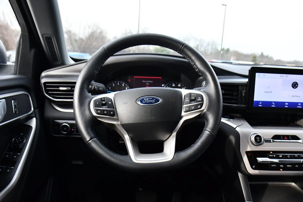 Used 2023 Ford Explorer XLT w/ Equipment Group 202A AWD/4WD image 11