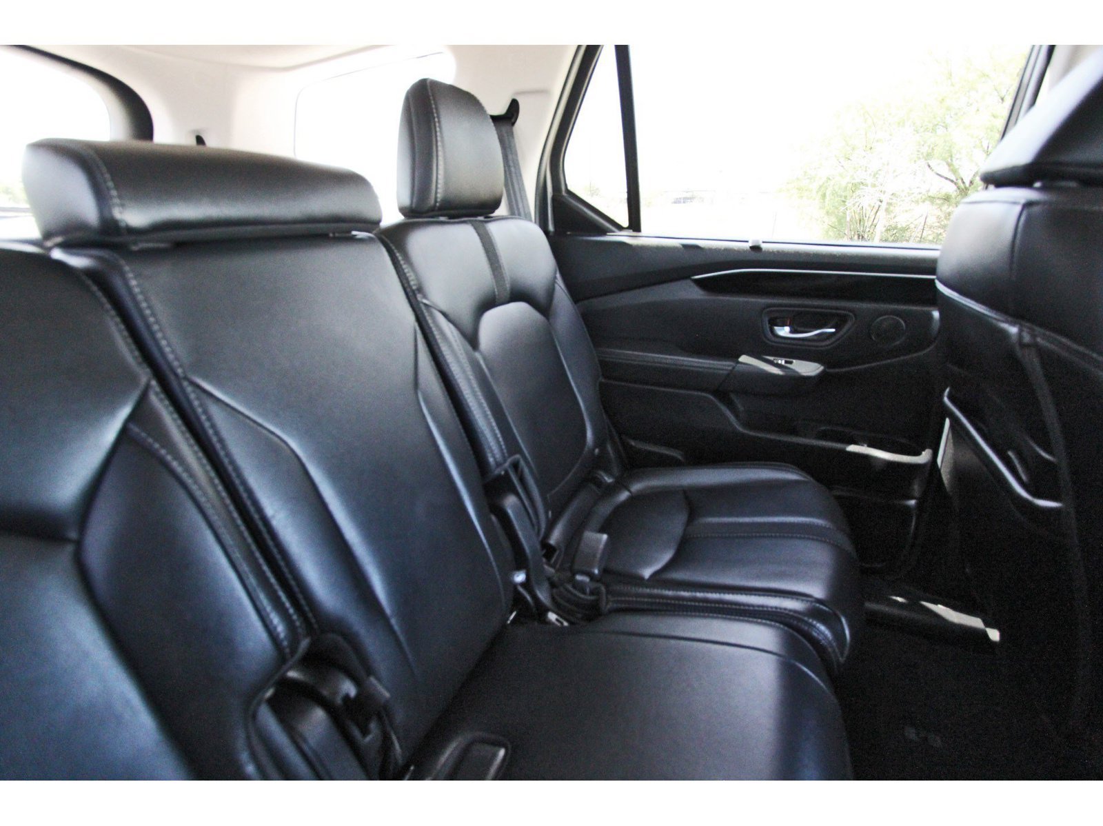 Used 2025 Honda Pilot EX-L image 13