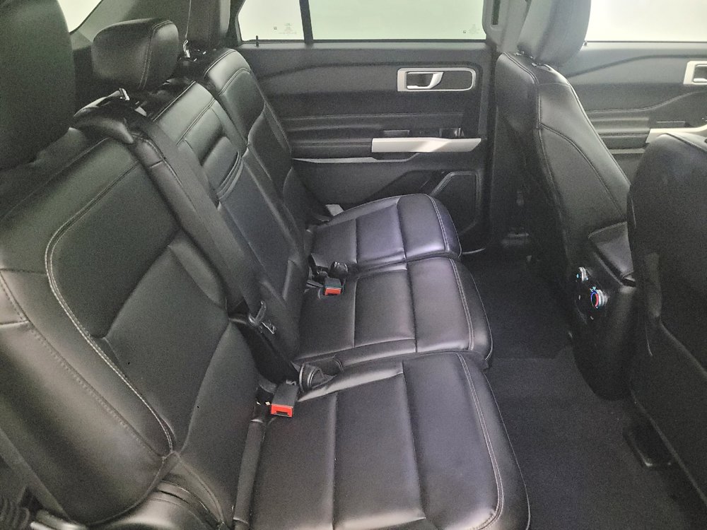 Used 2022 Ford Explorer XLT w/ Equipment Group 202A image 19