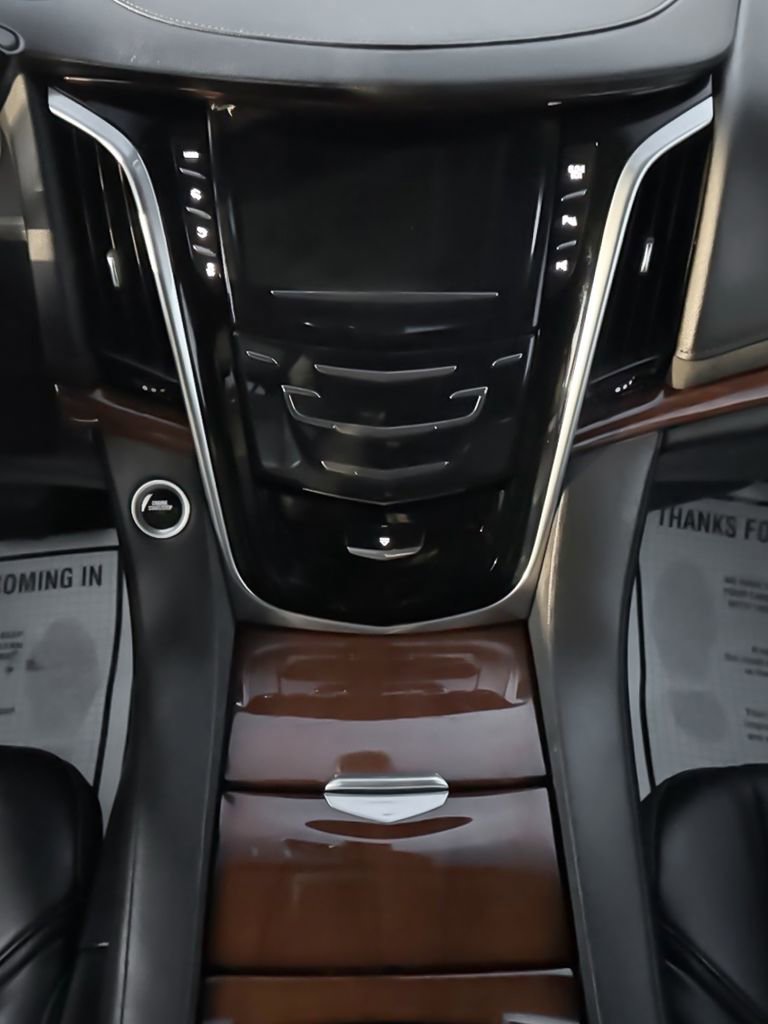 Used 2020 Cadillac Escalade ESV 4WD image 16