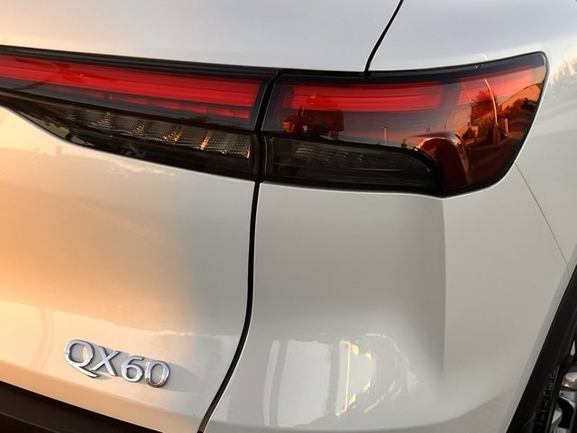 Certified 2025 INFINITI QX60 Luxe w/ Vision Package image 32
