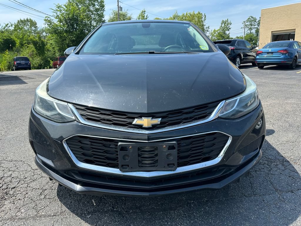 Used 2018 Chevrolet Cruze LT w/ Convenience Package FWD image 11