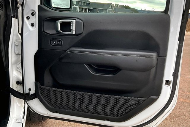 Used 2023 Jeep Gladiator Overland image 28