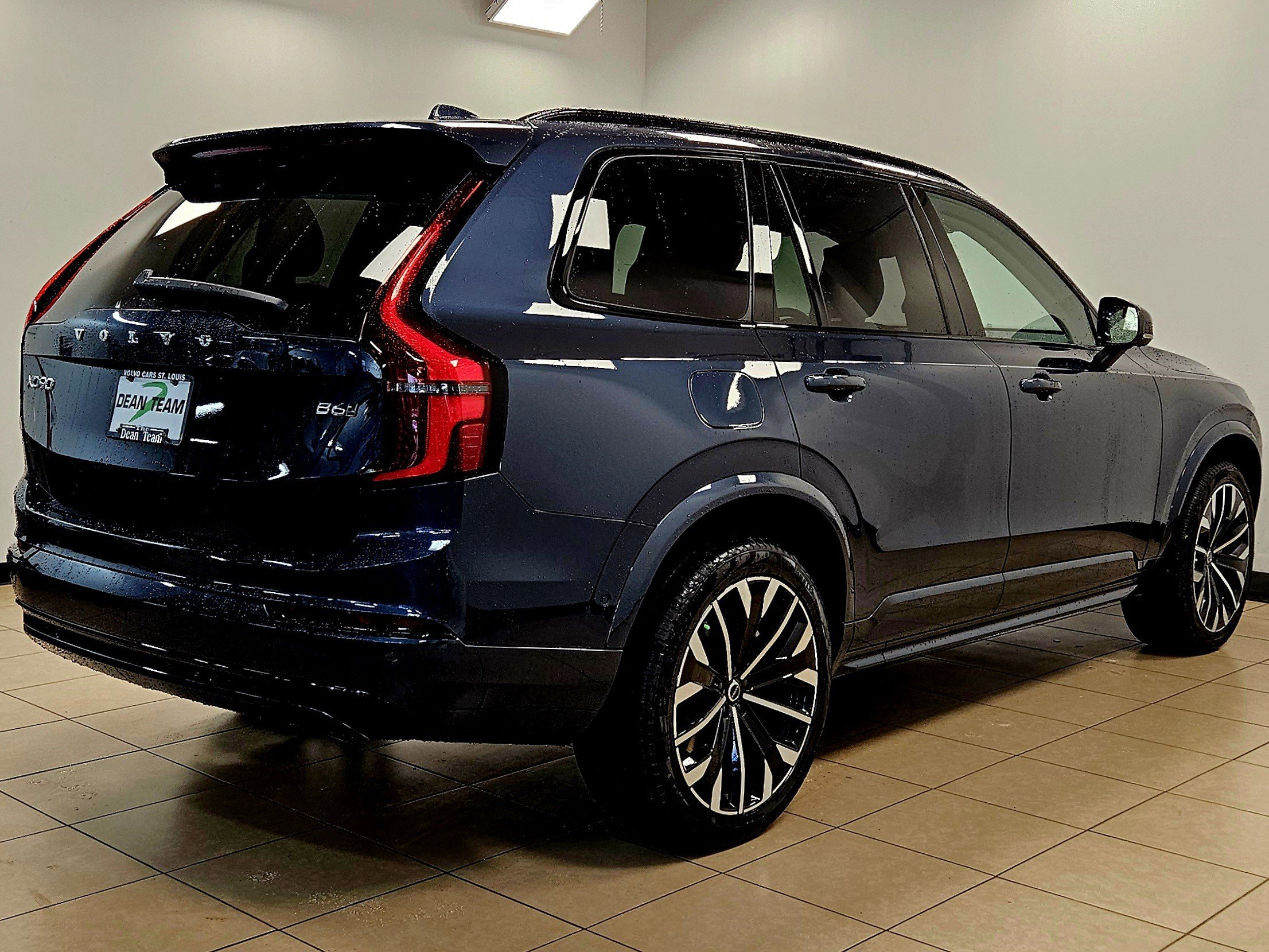 New 2026 Volvo XC90 B6 Ultra w/ Protection Package image 5
