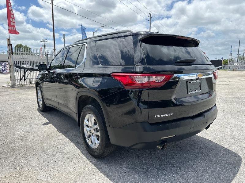 Used 2020 Chevrolet Traverse LT image 3