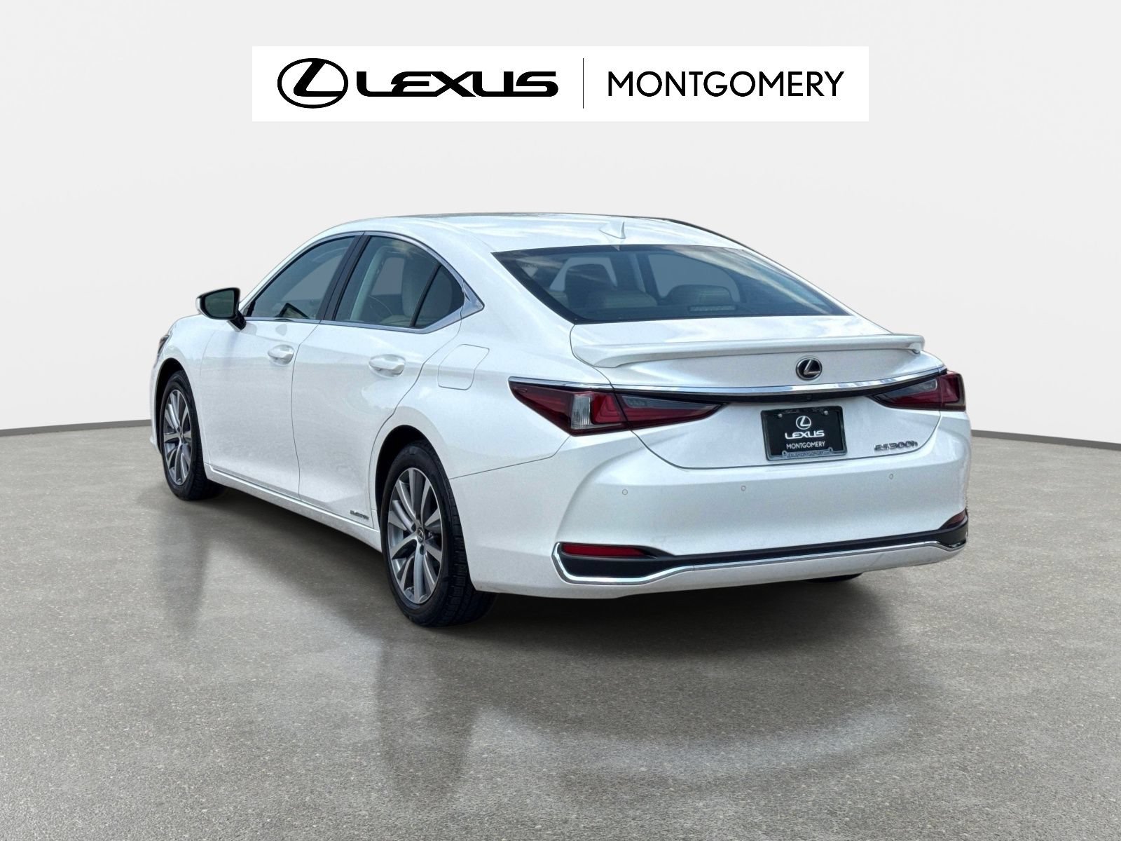 Used 2024 Lexus ES 300h Ultra Luxury w/ Accessory Package (Z2) FWD image 6