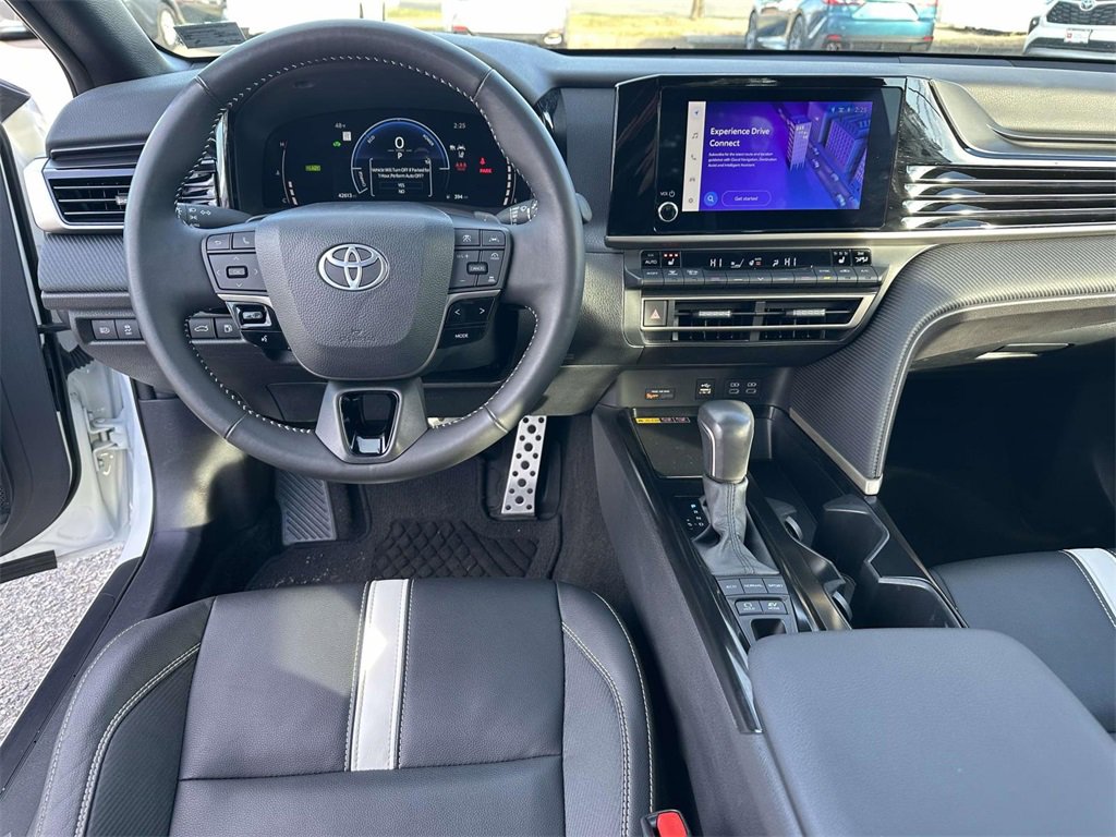 Certified 2025 Toyota Camry SE image 2