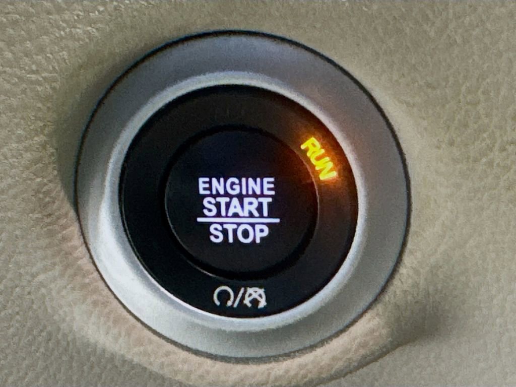 Used 2019 Chrysler Pacifica Limited w/ Tire & Wheel Group image 19