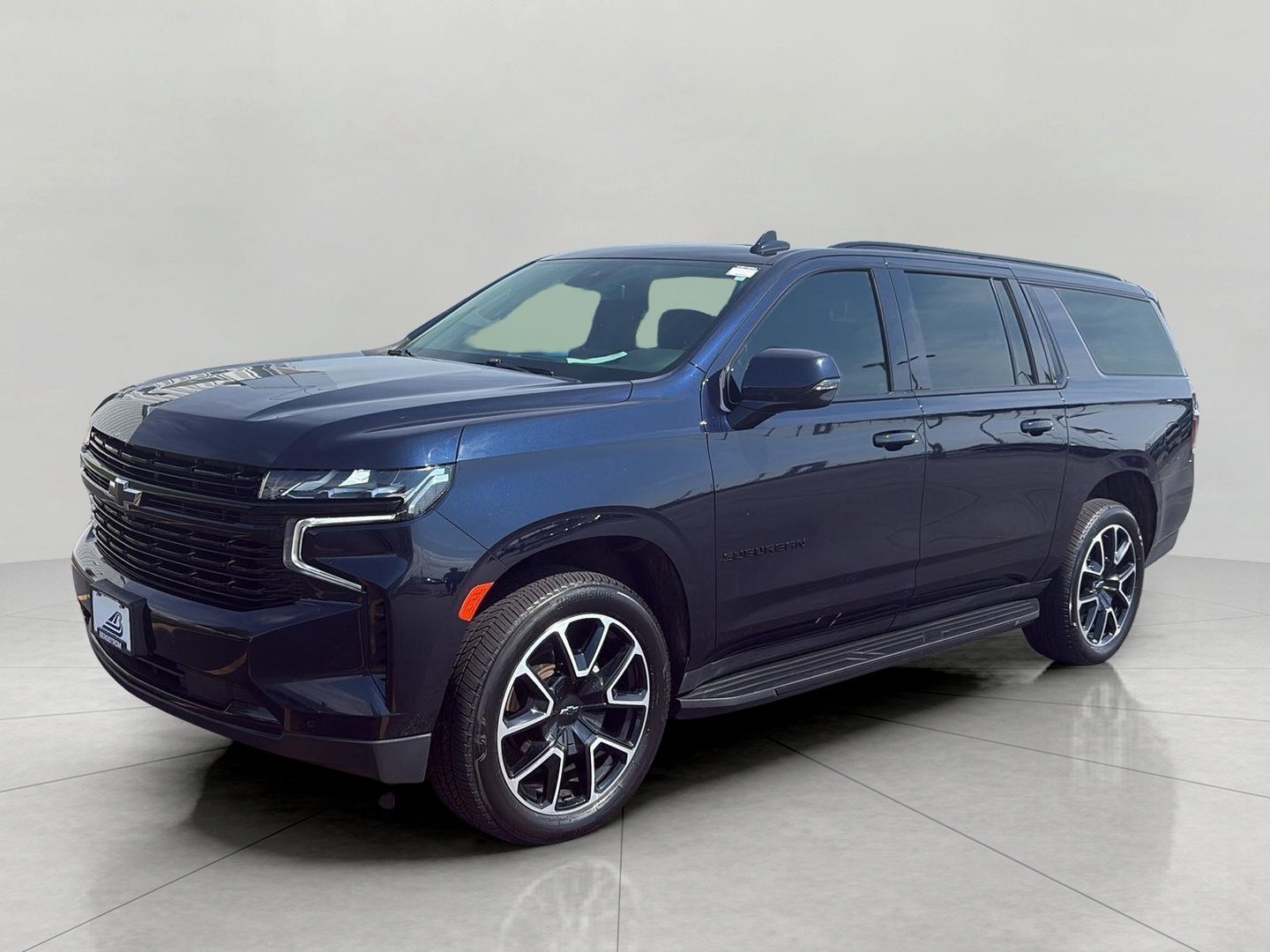Used 2023 Chevrolet Suburban RST w/ Luxury Package AWD/4WD image 8