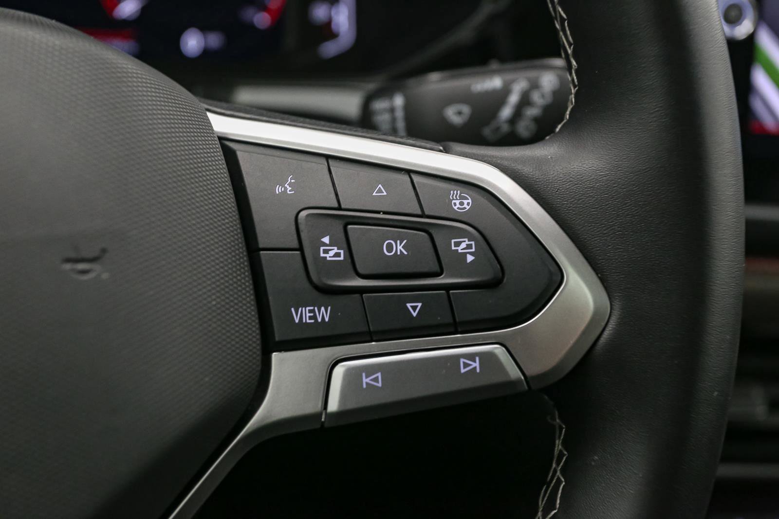 Certified 2024 Volkswagen Taos SEL image 40