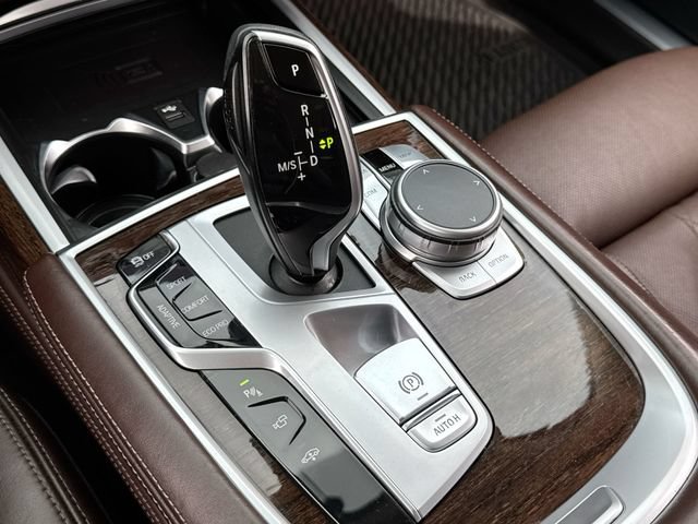 Used 2020 BMW 750i xDrive AWD/4WD image 20