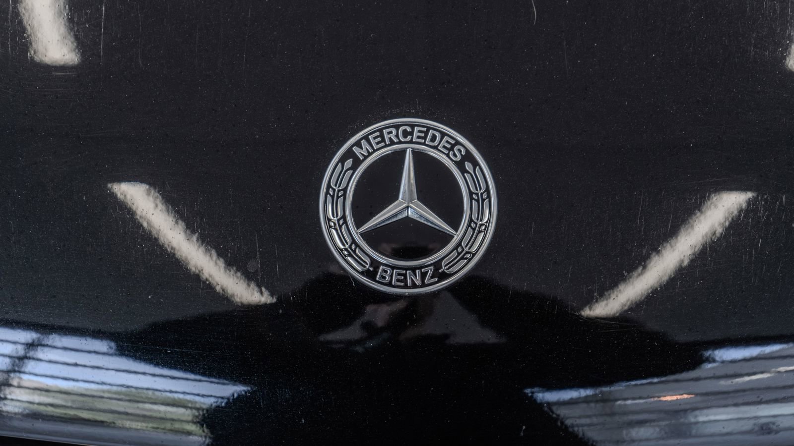 Used 2025 Mercedes-Benz GLS 450 4MATIC w/ AMG Line Exterior image 5