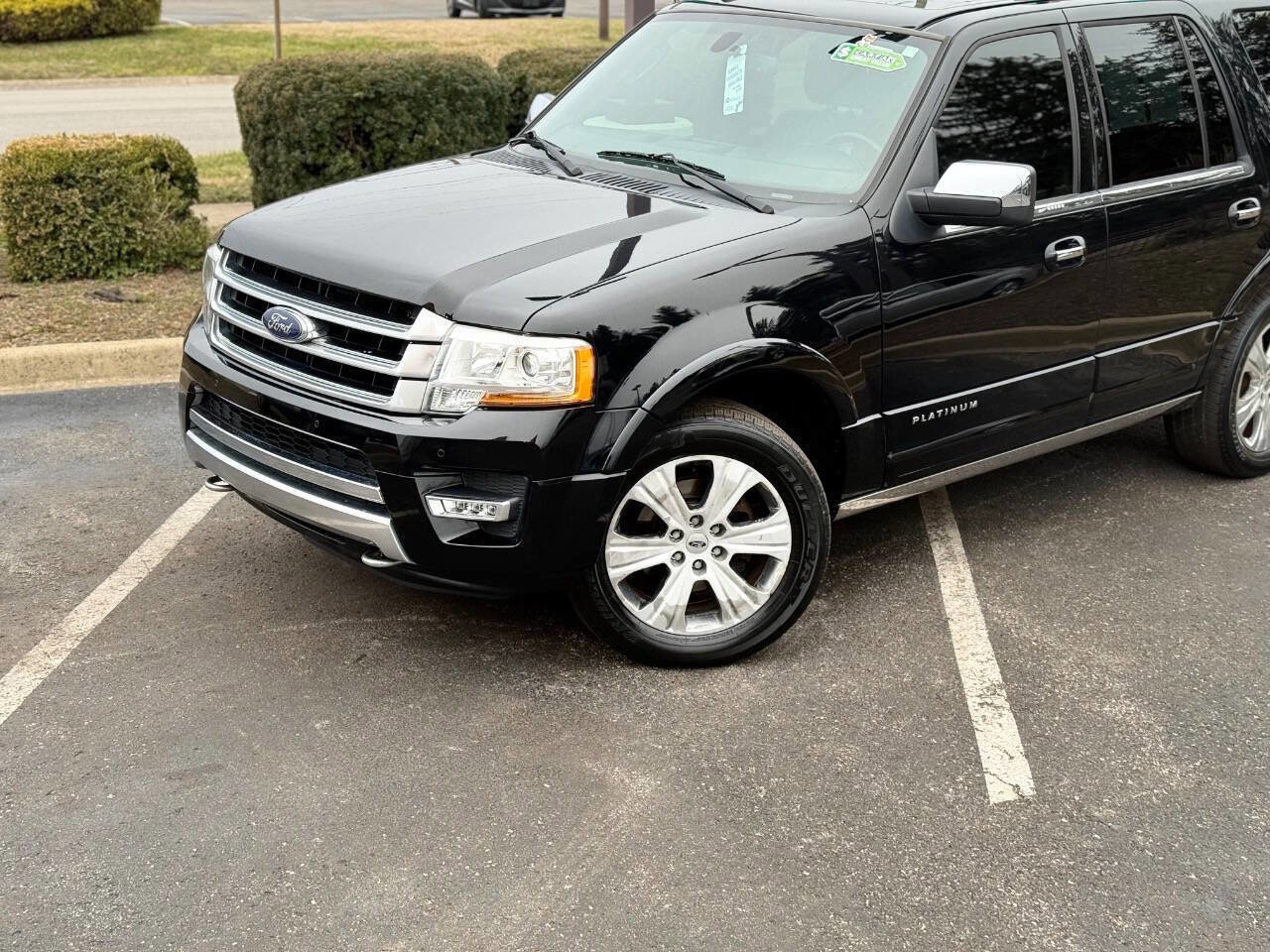 Used 2016 Ford Expedition Platinum image 3