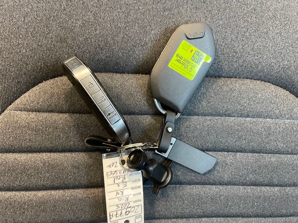 Used 2025 Kia K4 EX FWD image 18