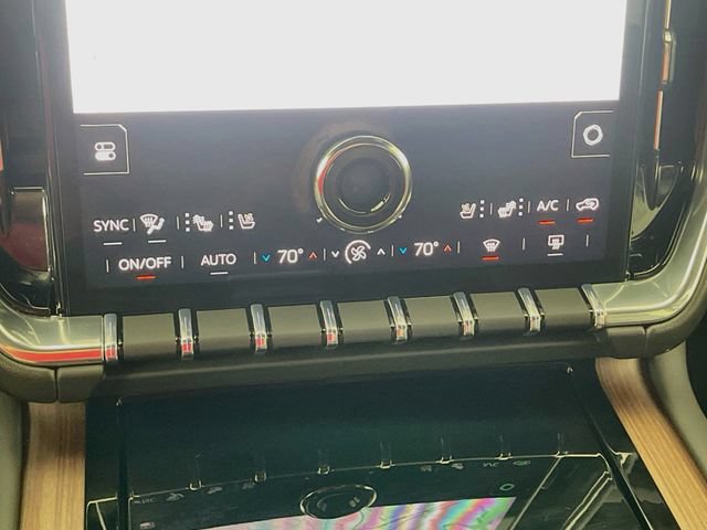 Used 2025 GMC Yukon Denali AWD/4WD image 17