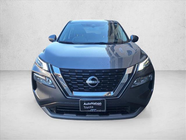 Used 2023 Nissan Rogue SV image 2