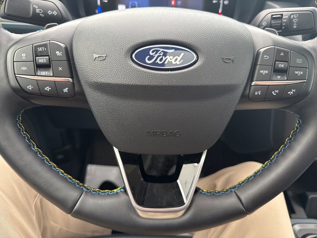 Used 2025 Ford Maverick Lobo AWD/4WD image 14
