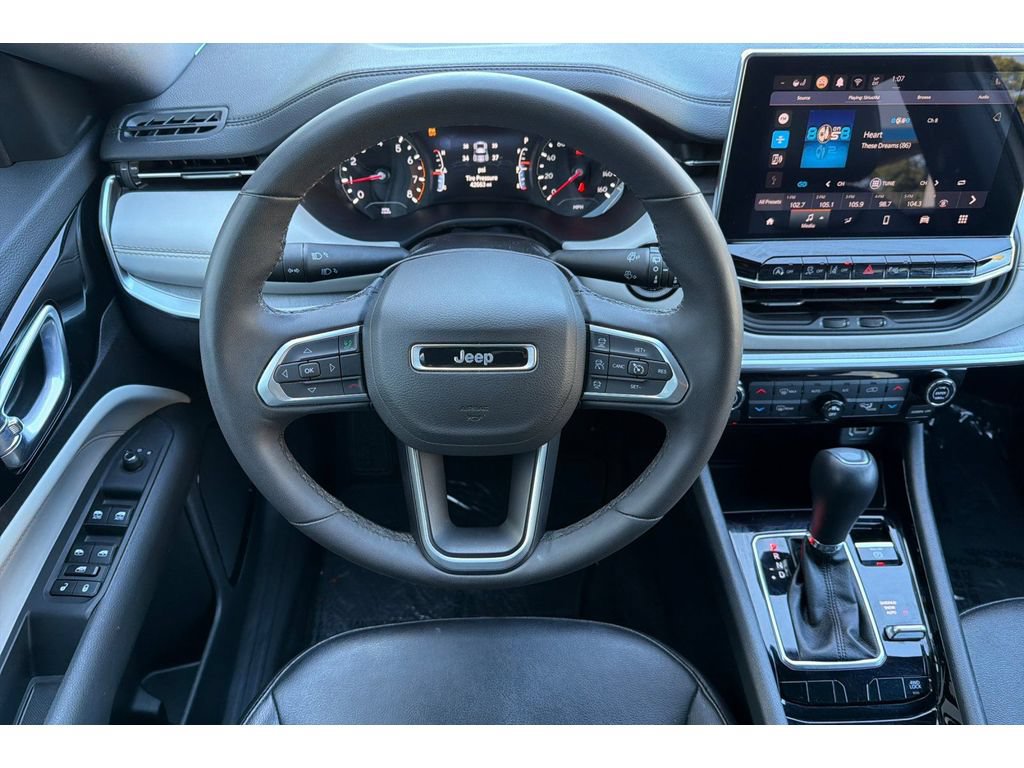 Used 2025 Jeep Compass Limited AWD/4WD image 14