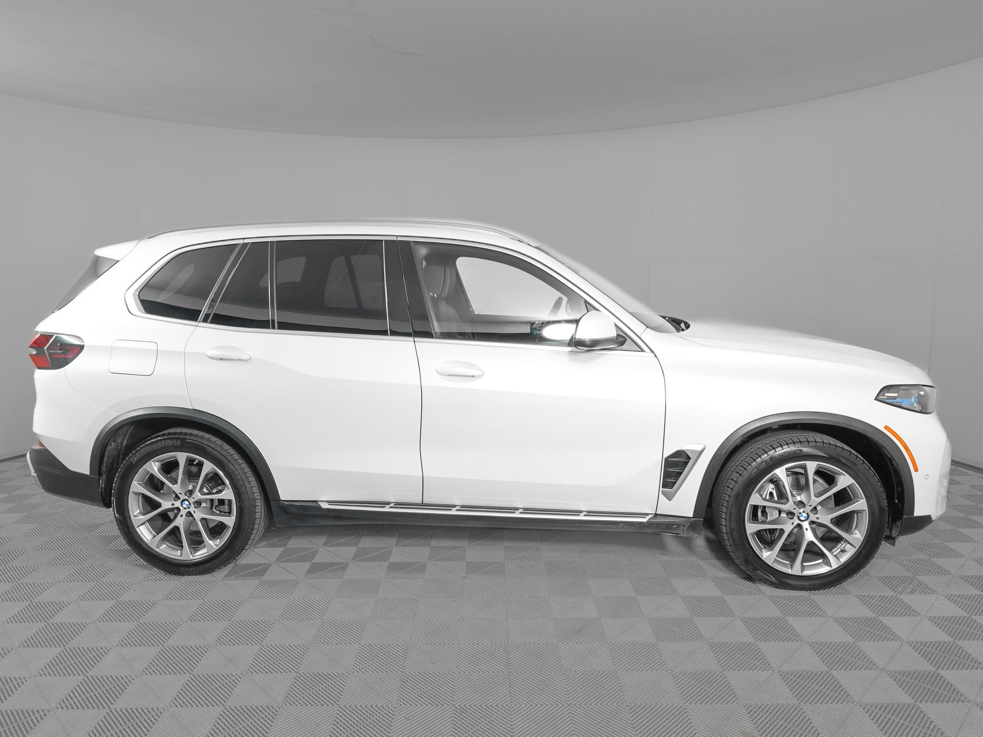 Used 2025 BMW X5 xDrive40i image 4