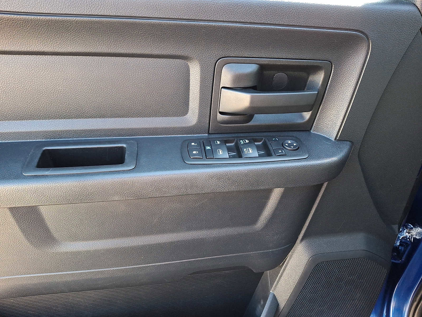 Used 2015 RAM 1500 Express AWD/4WD image 12