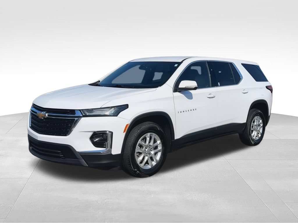 Used 2023 Chevrolet Traverse LS w/ Safety Package FWD image 4
