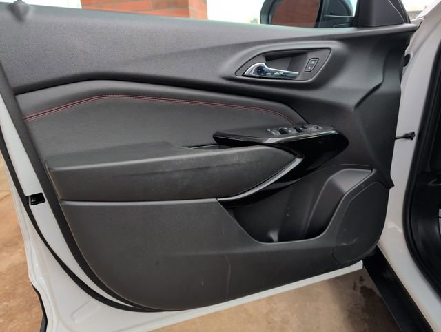 Certified 2024 Chevrolet Trax RS w/ Driver Confidence Package image 11