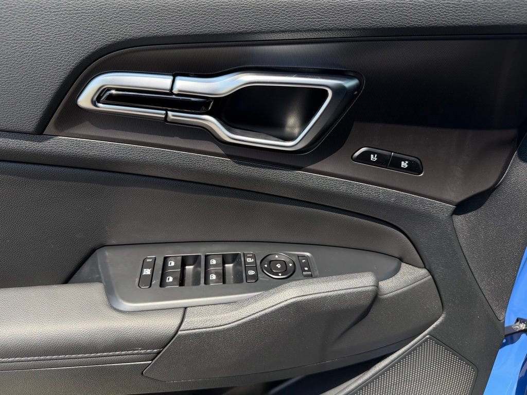 New 2026 Kia Sportage SX FWD image 15