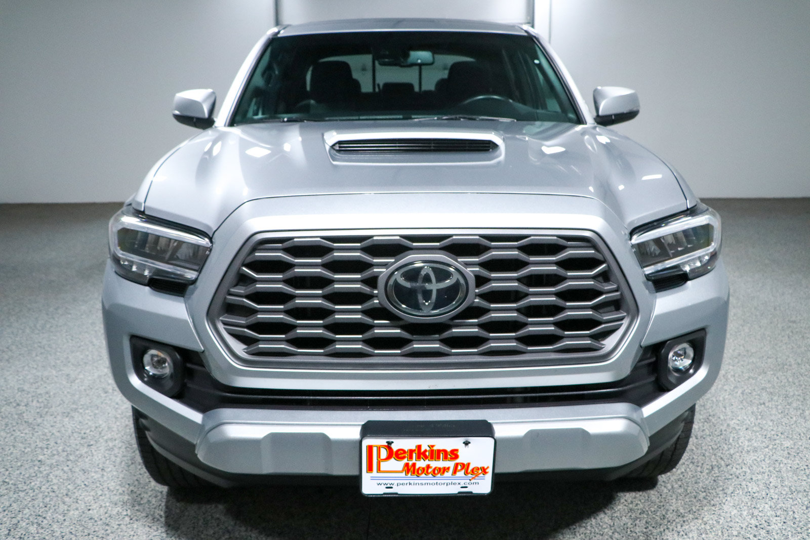 Used 2023 Toyota Tacoma TRD Sport AWD/4WD image 4