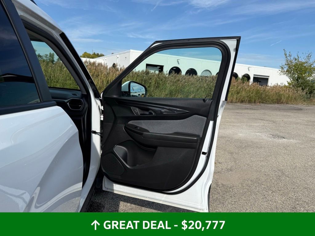 Used 2024 Chevrolet TrailBlazer LT w/ Driver Confidence Package image 21