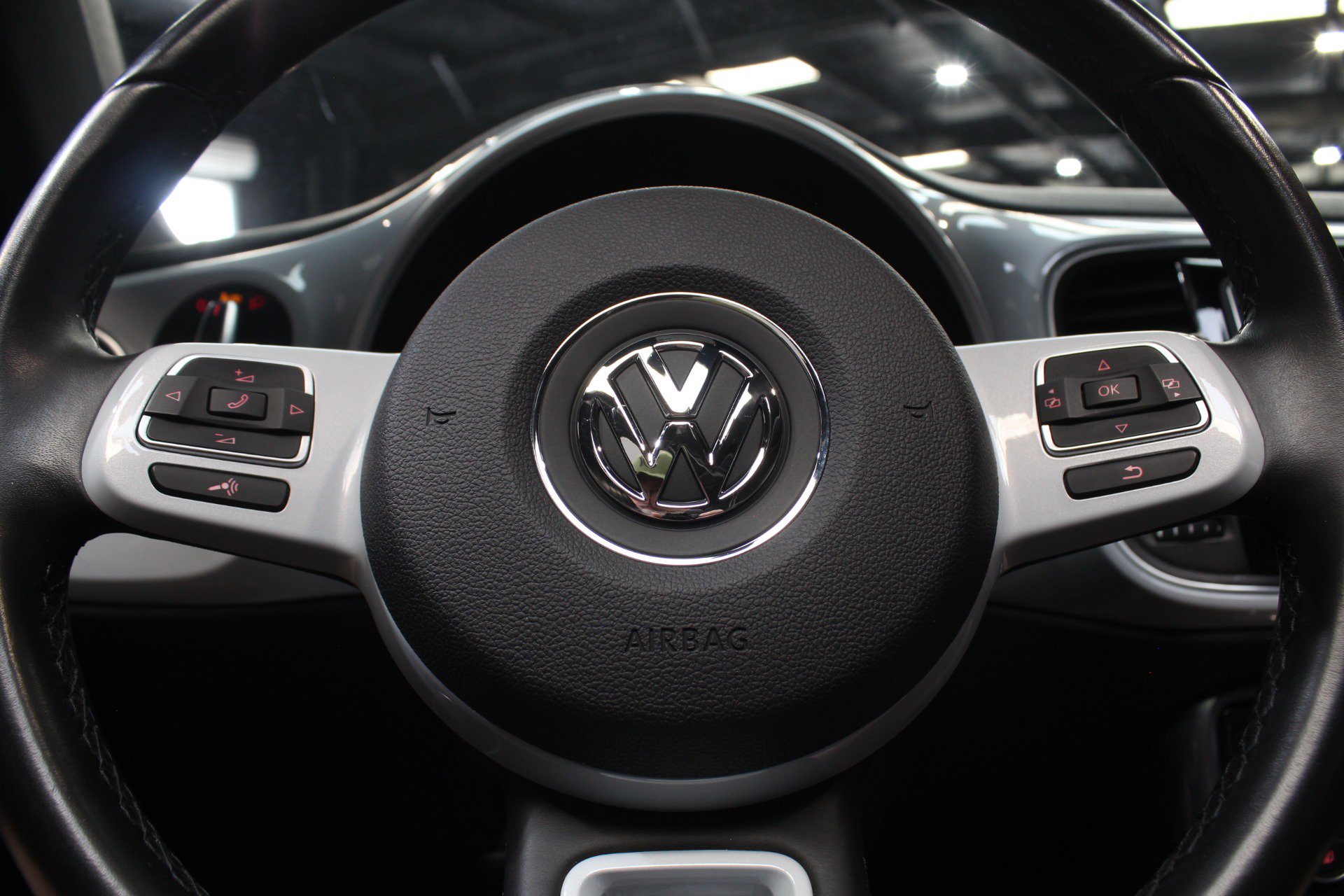 Used 2018 Volkswagen Beetle 2.0T SE FWD image 56