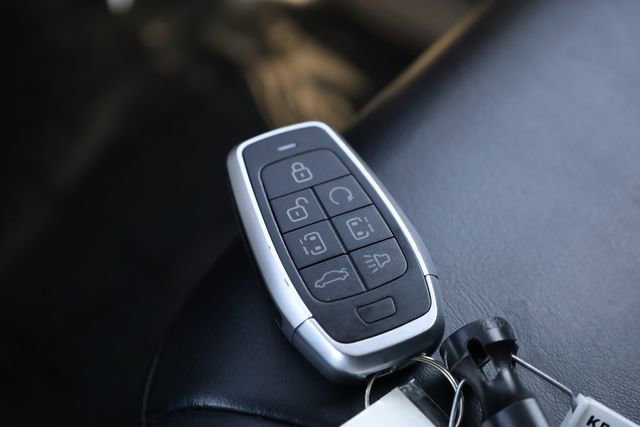 Used 2023 Chrysler Pacifica Touring-L image 34