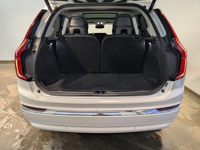 Used 2025 Volvo XC90 B6 Plus image 5