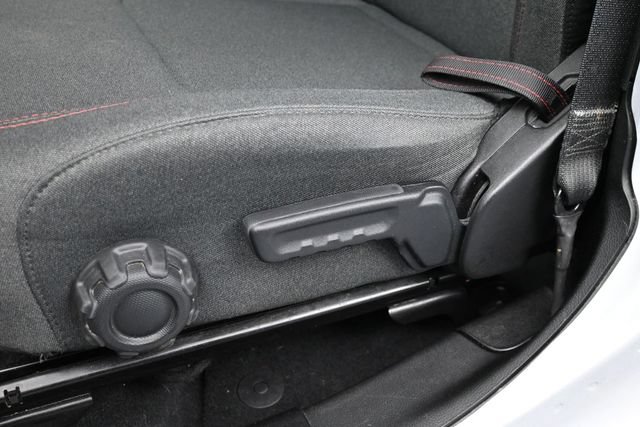 Used 2024 Jeep Wrangler Unlimited Rubicon AWD/4WD image 11